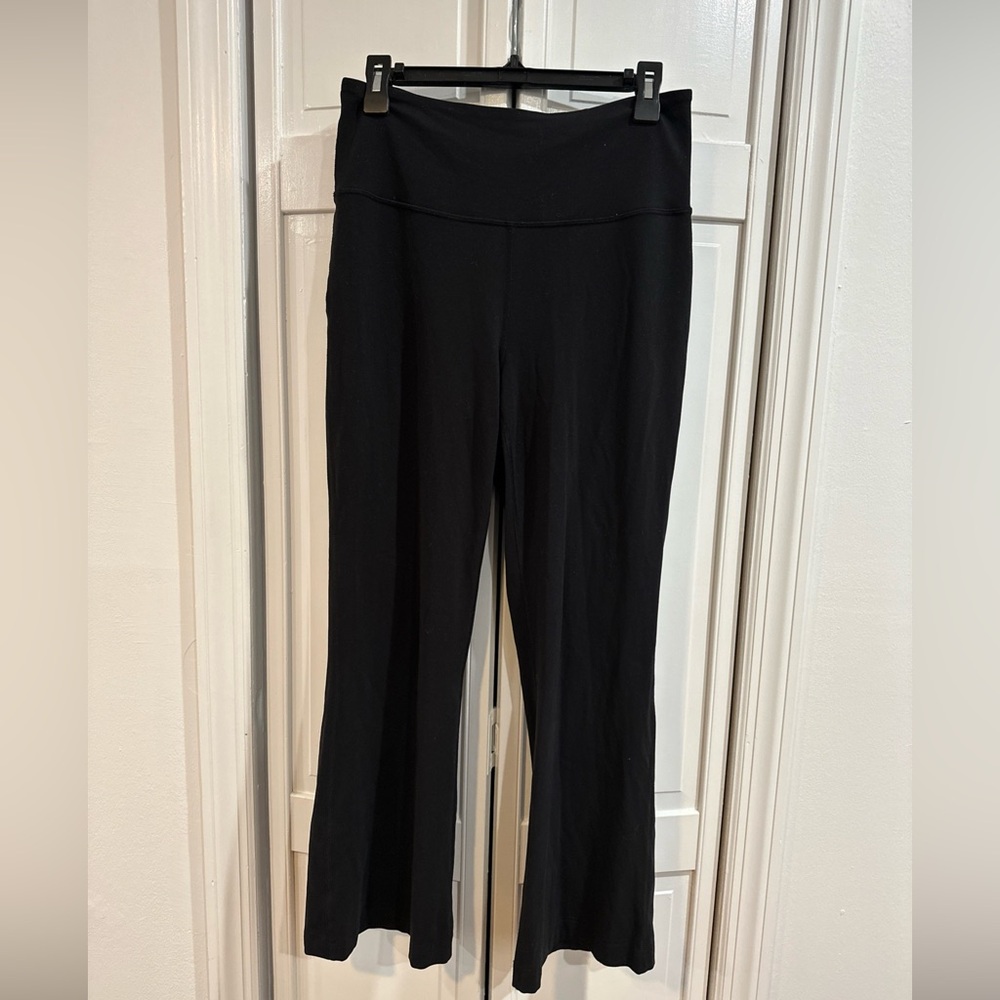 Lululemon Groove Pant - BLACK - High Rise Size 10 - Inseam 24 Inches